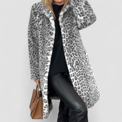Aliyah - Kuschelige Leopardenjacke