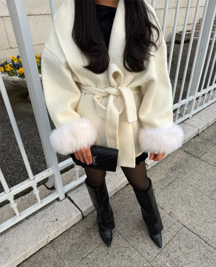 Melissa – Eleganter Mantel mit Pelzdetails