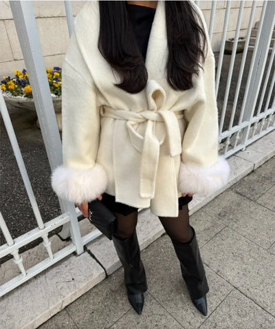 Melissa – Eleganter Mantel mit Pelzdetails